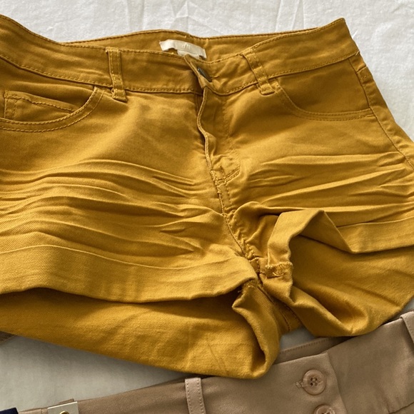 2 Papaya skirts & 1 Papaya shorts fit like XS. 1 H&M shorts fit like XS. All EUC - Picture 4 of 11